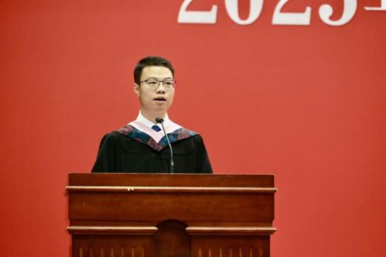 學(xué)生發(fā)言鐘國(guó)誠(chéng)